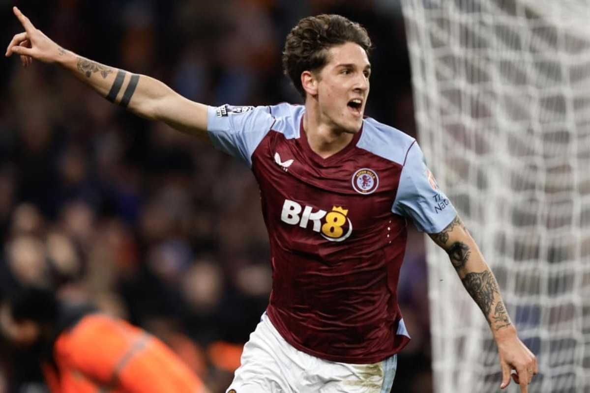 Zaniolo esulta con l'Aston Villa