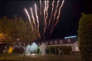 Fuochi d'artificio esplosi sotto l'hotel della Fiorentina